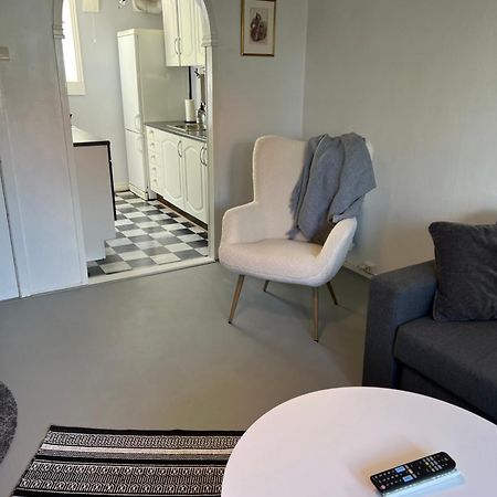 Lite Hus Med Egen Inngang - Sentral Beliggenhet Хёугесунн Экстерьер фото